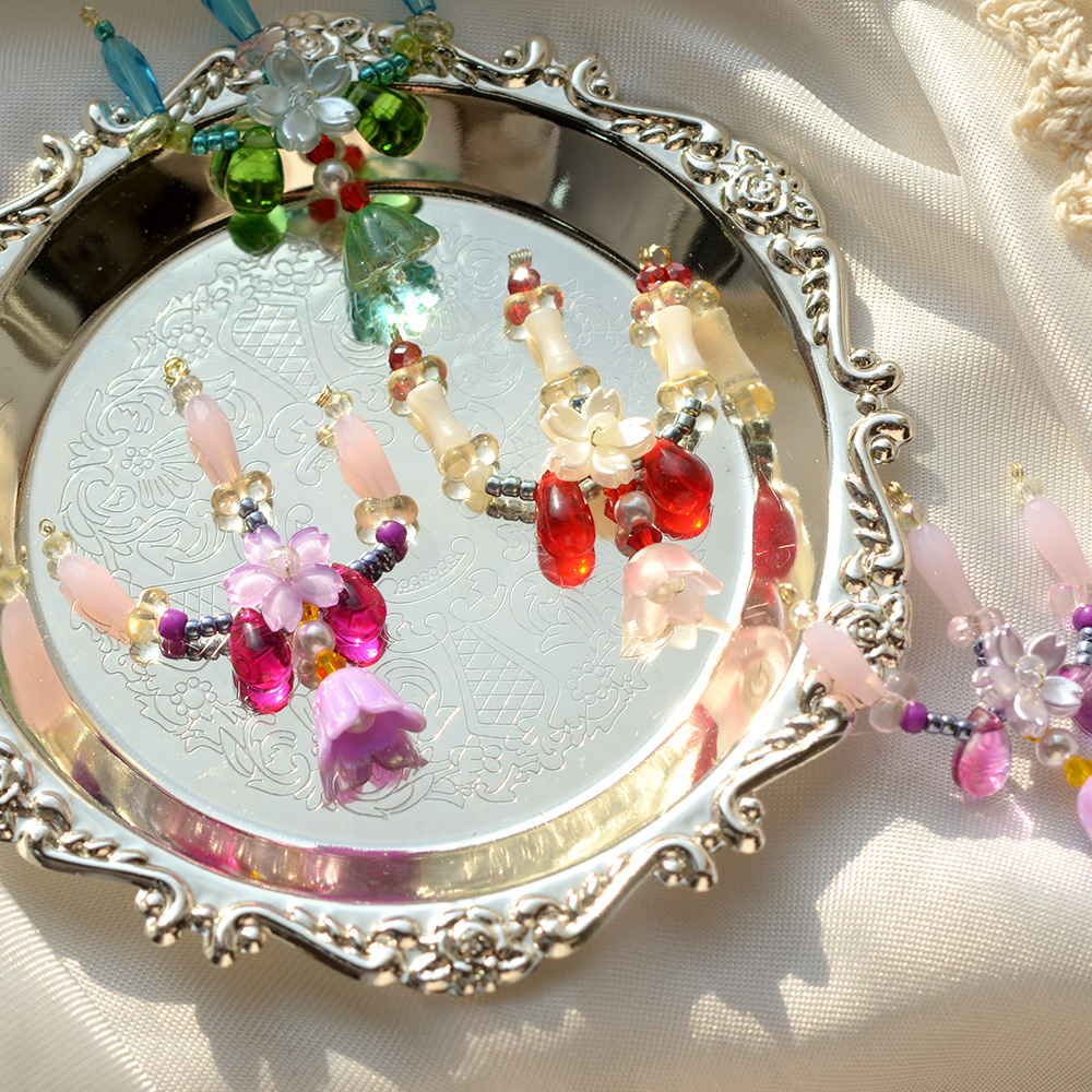 Красочный подсвечник из бусин