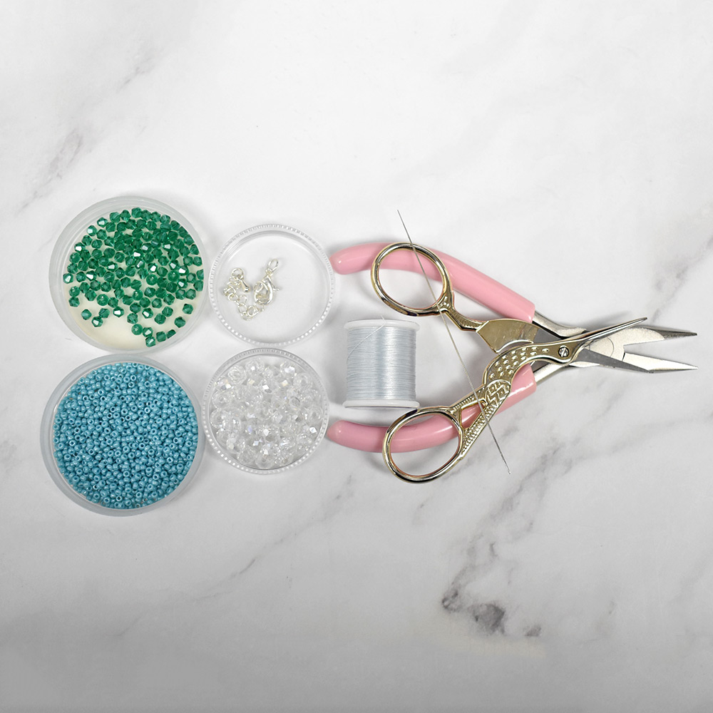 Браслет из стеклянных бусин в весеннем стиле-2