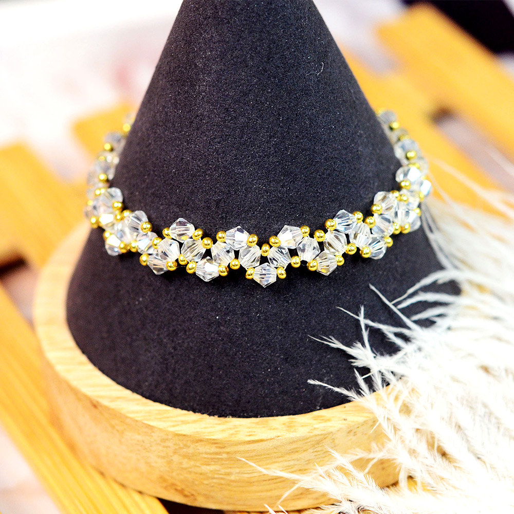 PandaHall Selected мастер-класс по изготовлению граненого браслета из стеклянных бусин.-1