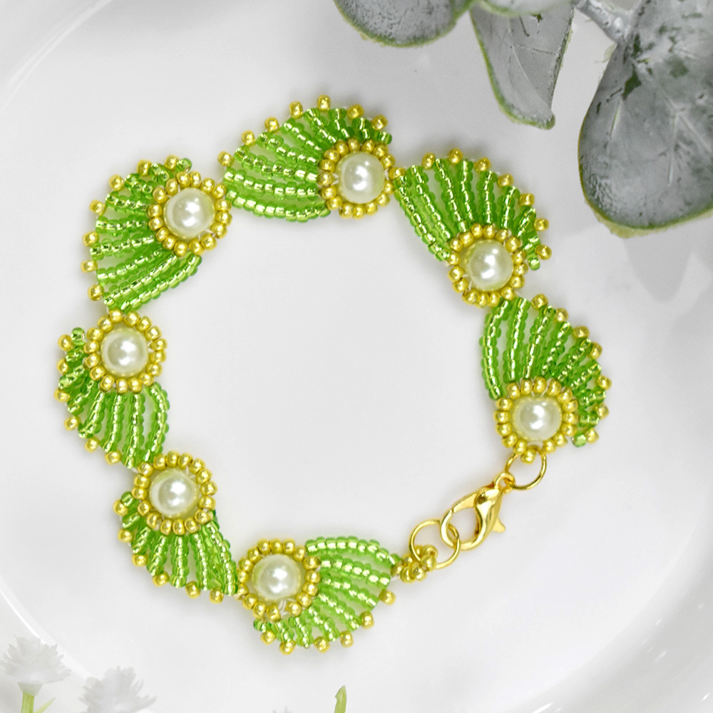 Весенний браслет из бисера с бисером и жемчугом-8