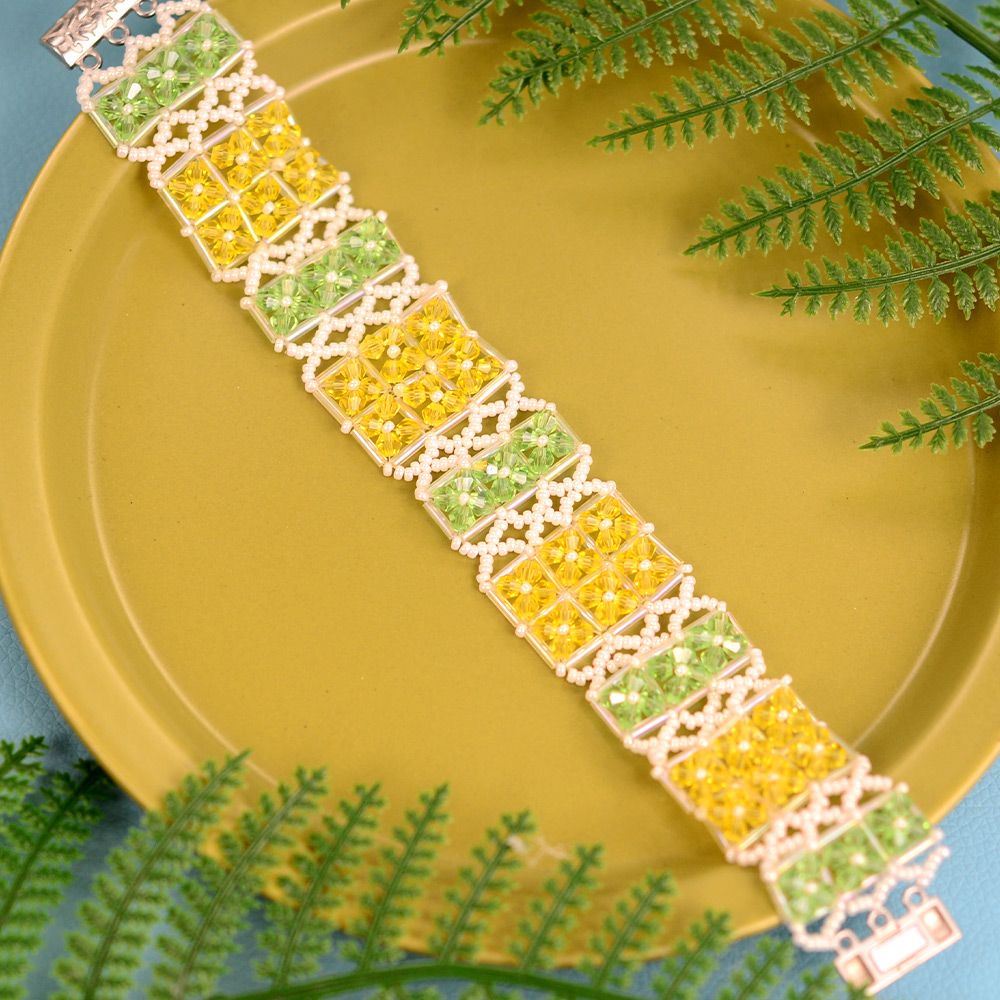 PandaHall Selected мастер-класс по изготовлению биконусного браслета из бисера.-1