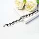 Bracelet point de perles blanches avec perles de rocaille noires-5