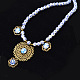 Halskette aus Porzellanperlen mit Glascabochons-Anhängern-6