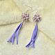 Boucles d'oreilles longues pompons violettes avec perles-5
