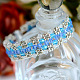 Bracelet en perles toupies en cristal bleu-1