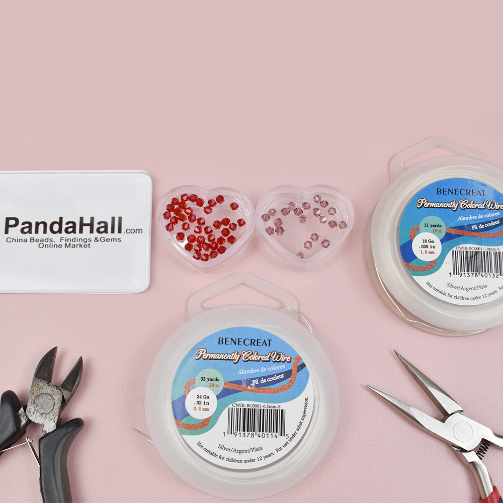 Браслет из проволоки и двухконусных стеклянных бусин-2