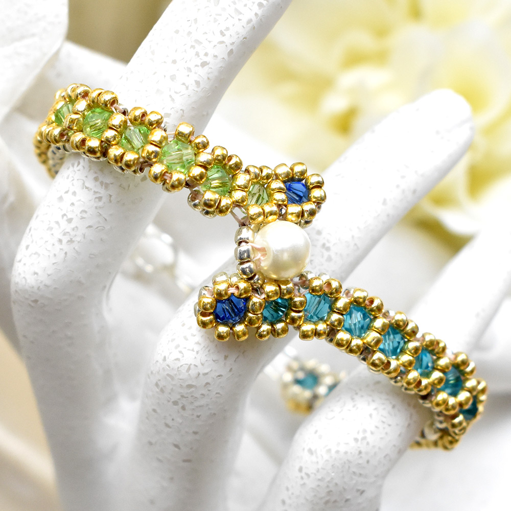 Браслет из бисера с жемчугом-7