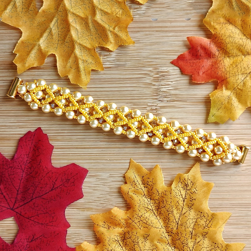 Браслет из стеклянной жемчужины и бисера-1