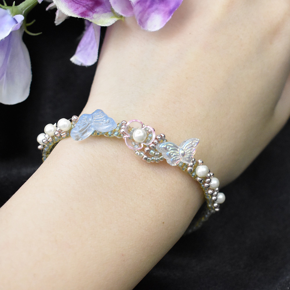 Браслет-бабочка из бисера