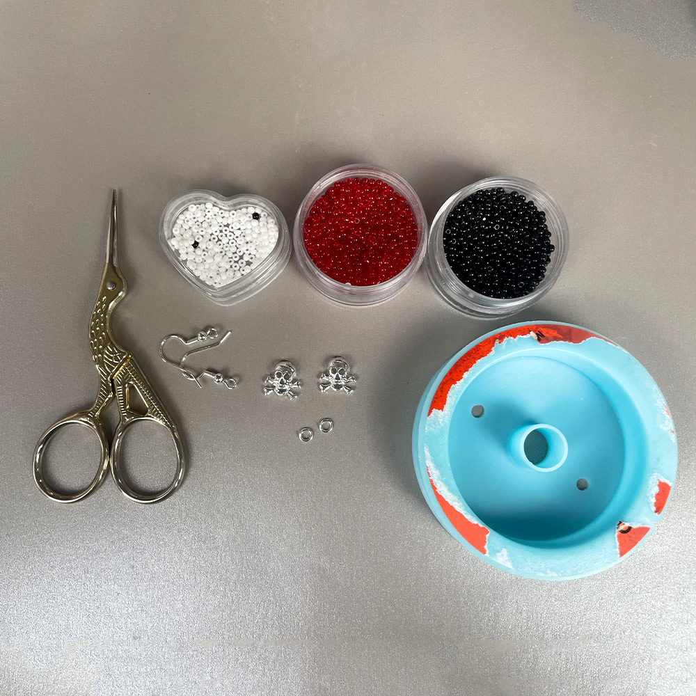 PandaHall Selected мастер-класс по изготовлению серег-крестиков из бисера в стиле Хэллоуина-2