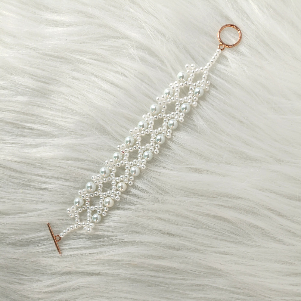 PandaHall Selected идея кружевного браслета из чистого белого стекла с жемчугом и бисером-5