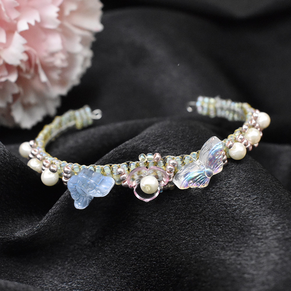 Браслет-бабочка из бисера