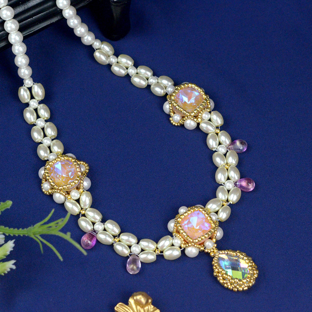 Ожерелье из розового жемчуга с инкрустацией стразами-7