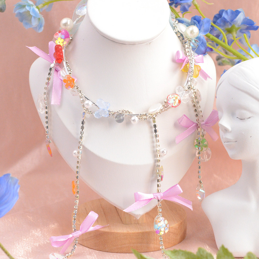 Головной убор из смоляной ленты