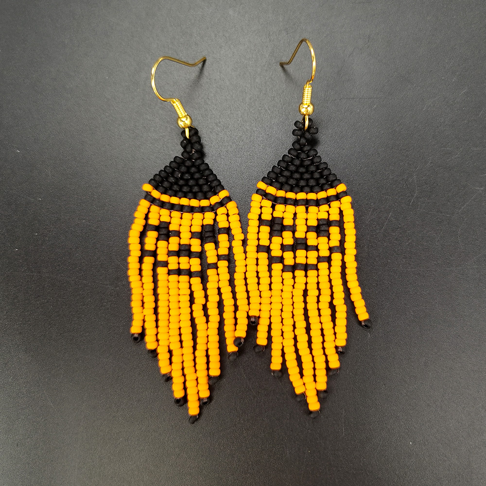 PandaHall Selected мастер-класс по изготовлению сережек с тыквенными кисточками из бисера-5